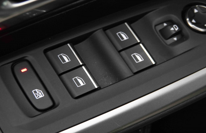 PEUGEOT_PEUGEOT_5008_2654162_20.jpg PEUGEOT_PEUGEOT_5008_2654162_20.jpg