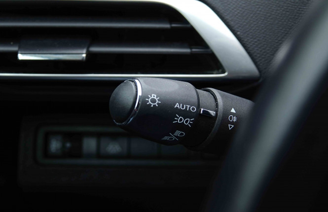 PEUGEOT_PEUGEOT_5008_2654910_18.jpg PEUGEOT_PEUGEOT_5008_2654910_18.jpg