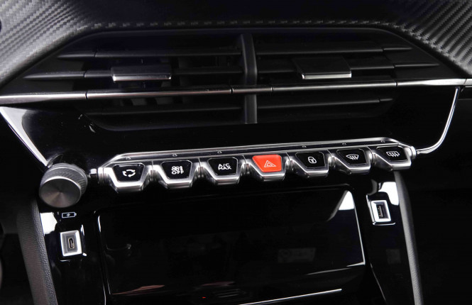 PEUGEOT_PEUGEOT_E_2008_2548608_12.jpg