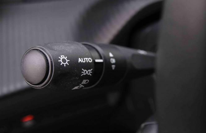 PEUGEOT_PEUGEOT_E_2008_2548608_13.jpg