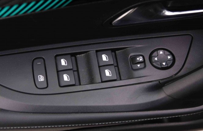 PEUGEOT_PEUGEOT_E_2008_2548608_18.jpg