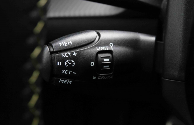 PEUGEOT_PEUGEOT_E_2008_2551545_18.jpg PEUGEOT_PEUGEOT_E_2008_2551545_18.jpg