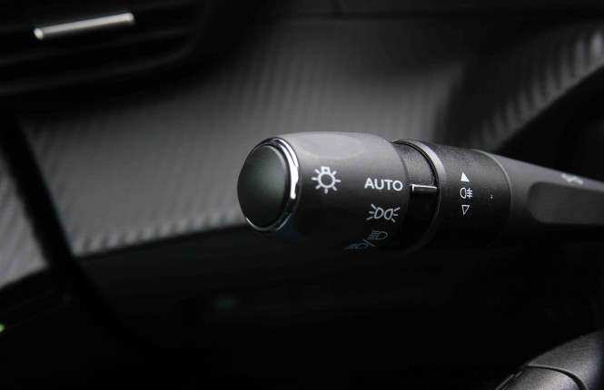 PEUGEOT_PEUGEOT_E_2008_2551546_17.jpg PEUGEOT_PEUGEOT_E_2008_2551546_17.jpg