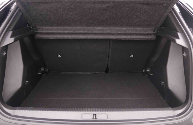 PEUGEOT_PEUGEOT_E_2008_2551546_6.jpg PEUGEOT_PEUGEOT_E_2008_2551546_6.jpg