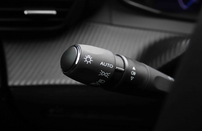 PEUGEOT_PEUGEOT_E_2008_2652306_15.jpg PEUGEOT_PEUGEOT_E_2008_2652306_15.jpg