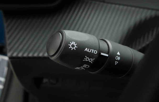 PEUGEOT_PEUGEOT_E_2008_2653334_15.jpg