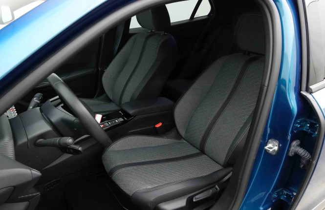PEUGEOT_PEUGEOT_E_2008_2653334_6.jpg