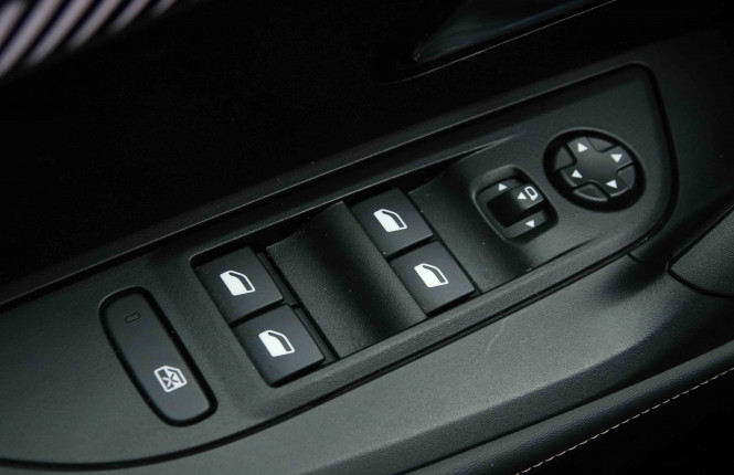 PEUGEOT_PEUGEOT_E_2008_2653336_20.jpg