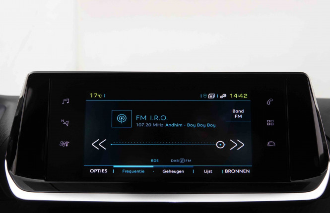 PEUGEOT_PEUGEOT_E_208_2550759_10.jpg PEUGEOT_PEUGEOT_E_208_2550759_10.jpg