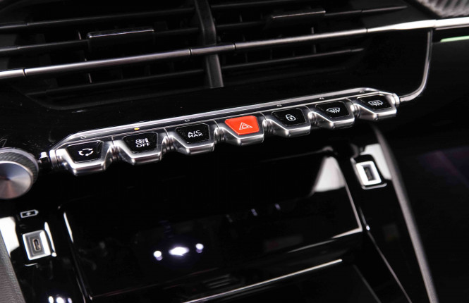 PEUGEOT_PEUGEOT_E_208_2550759_13.jpg PEUGEOT_PEUGEOT_E_208_2550759_13.jpg