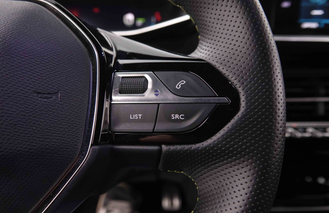 PEUGEOT_PEUGEOT_E_208_2550759_18.jpg PEUGEOT_PEUGEOT_E_208_2550759_18.jpg