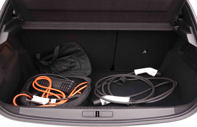 PEUGEOT_PEUGEOT_E_208_2551111_5.jpg PEUGEOT_PEUGEOT_E_208_2551111_5.jpg