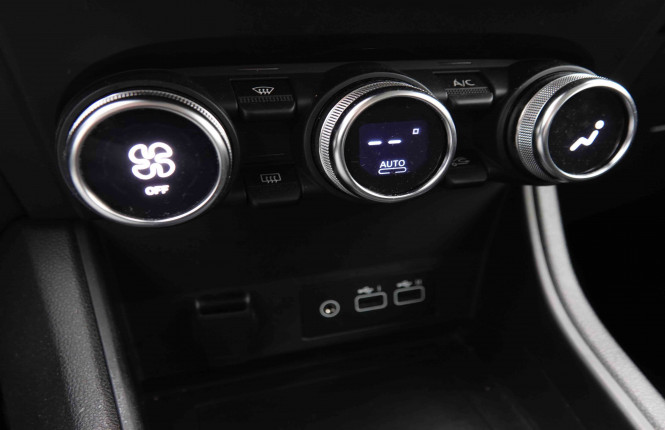 RENAULT_RENAULT_CAPTUR_2550726_13.jpg