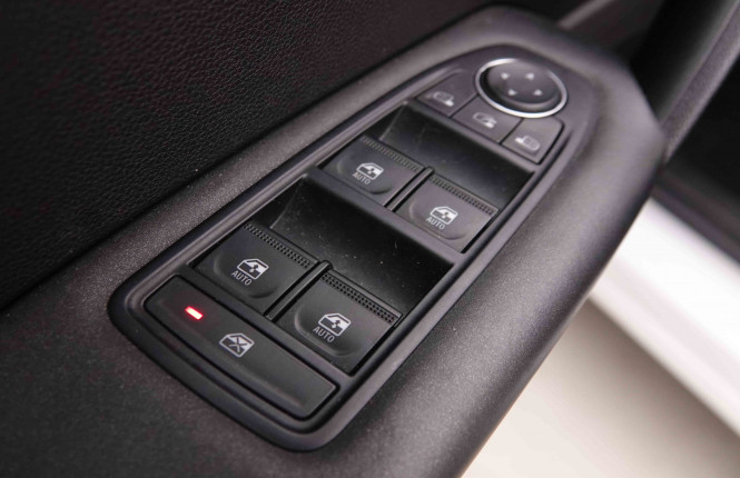 RENAULT_RENAULT_CAPTUR_2550726_20.jpg