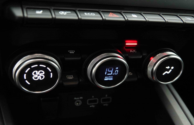 RENAULT_RENAULT_CLIO_2653739_14.jpg