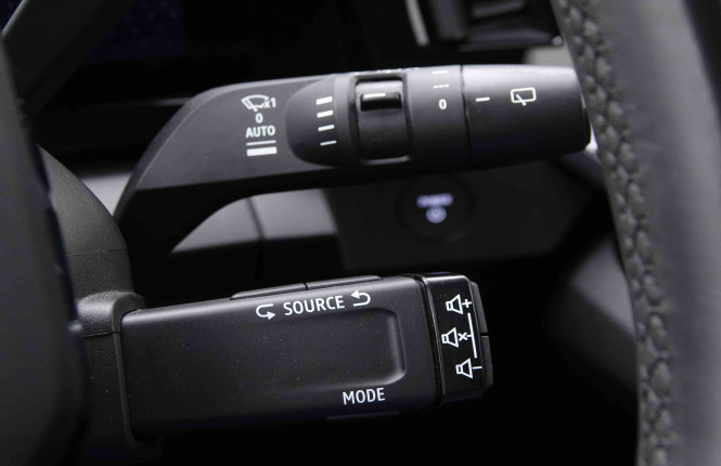 RENAULT_RENAULT_MEGANE_2549101_14.jpg