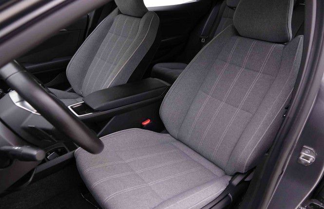 RENAULT_RENAULT_MEGANE_2549101_6.jpg