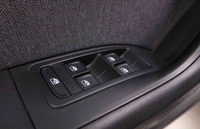 SEAT_SEAT_ATECA_2549288_19.jpg