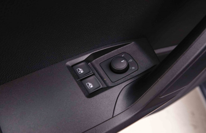 SEAT_SEAT_IBIZA_2548304_19.jpg