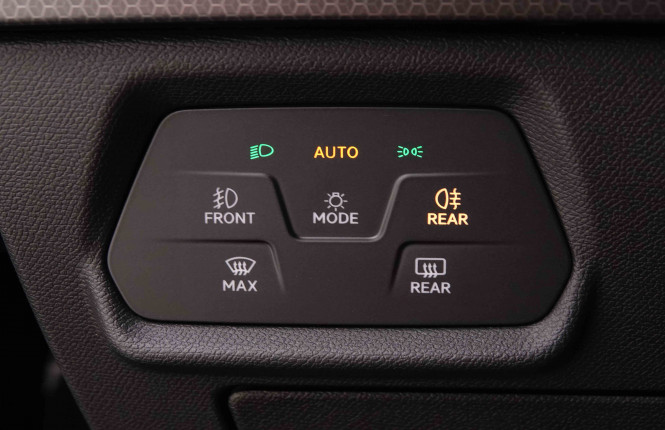 SEAT_SEAT_LEON_2548710_8.jpg