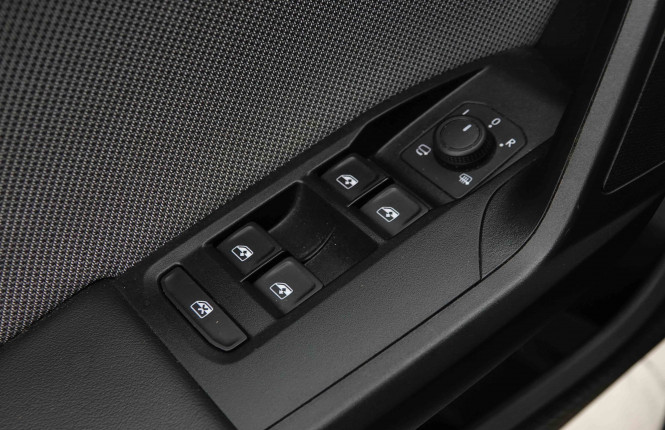 SEAT_SEAT_LEON_2654441_20.jpg