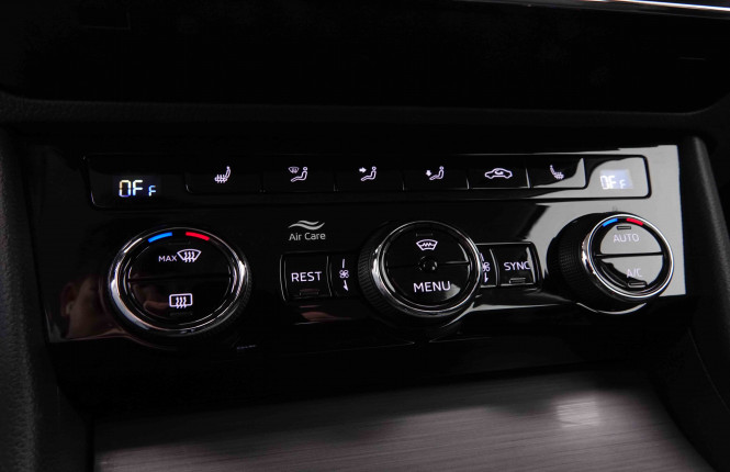 SKODA_SKODA_SUPERB_2546976_15.jpg