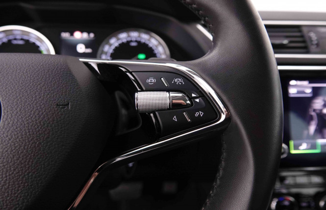 SKODA_SKODA_SUPERB_2546976_19.jpg