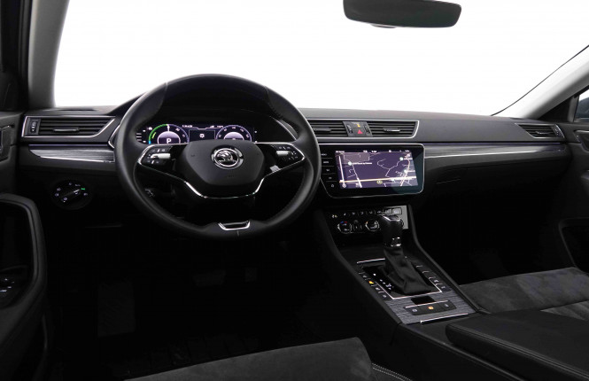 SKODA_SKODA_SUPERB_2547327_8.jpg