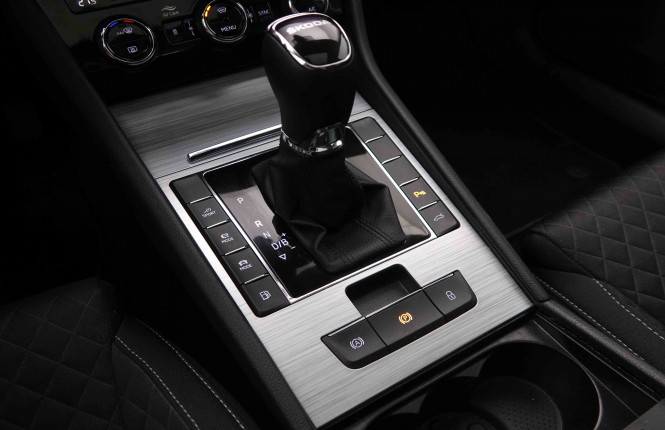 SKODA_SKODA_SUPERB_2549696_19.jpg