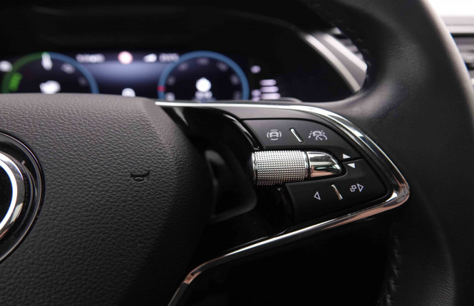 SKODA_SKODA_SUPERB_2549696_24.jpg