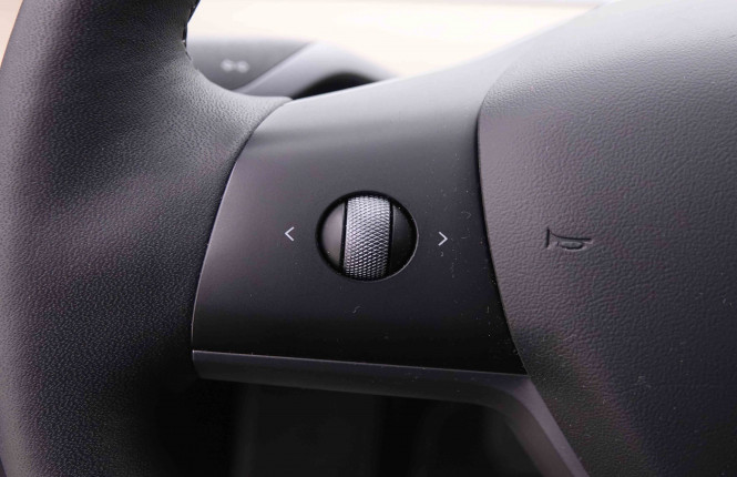 TESLA_TESLA_MODEL 3_2549876_17.jpg