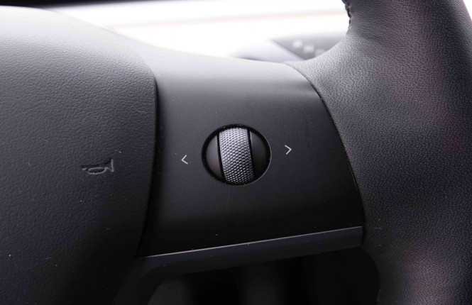 TESLA_TESLA_MODEL 3_2549876_18.jpg