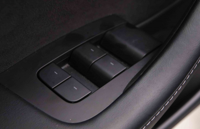 TESLA_TESLA_MODEL 3_2549876_19.jpg