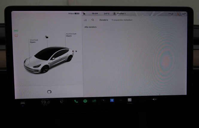 TESLA_TESLA_MODEL 3_2550931_64.jpg