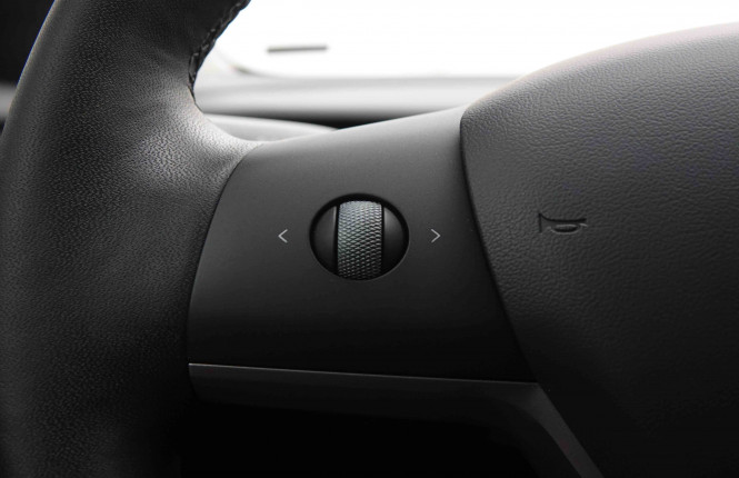 TESLA_TESLA_MODEL 3_2550931_71.jpg