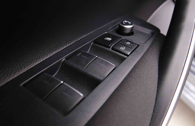 TOYOTA_TOYOTA_COROLLA_2549791_17.jpg
