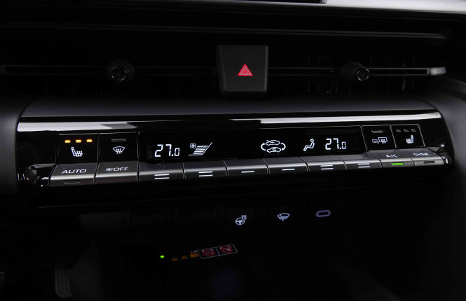TOYOTA_TOYOTA_C_HR_2547867_39.jpg