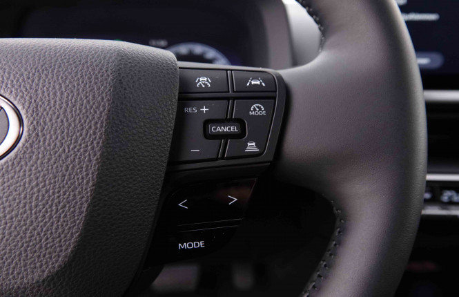 TOYOTA_TOYOTA_C_HR_2547869_45.jpg