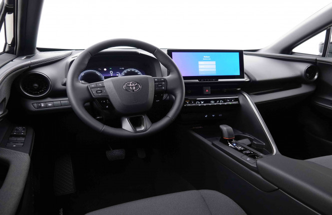 TOYOTA_TOYOTA_C_HR_2547870_34.jpg