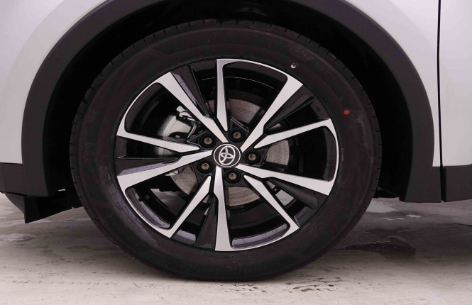 TOYOTA_TOYOTA_C_HR_2547872_19.jpg