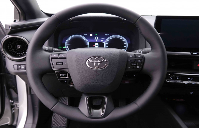 TOYOTA_TOYOTA_C_HR_2547872_8.jpg