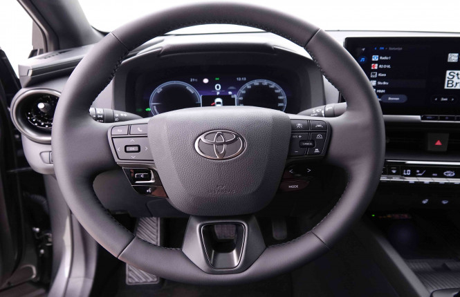 TOYOTA_TOYOTA_C_HR_2547874_8.jpg