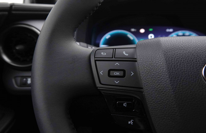 TOYOTA_TOYOTA_C_HR_2550784_16.jpg