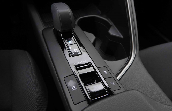 TOYOTA_TOYOTA_C_HR_2550787_12.jpg
