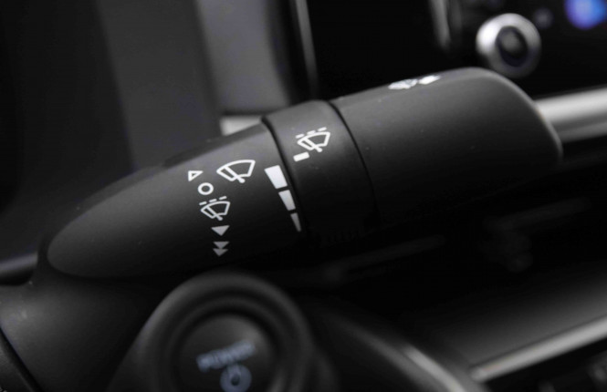 TOYOTA_TOYOTA_C_HR_2550787_15.jpg
