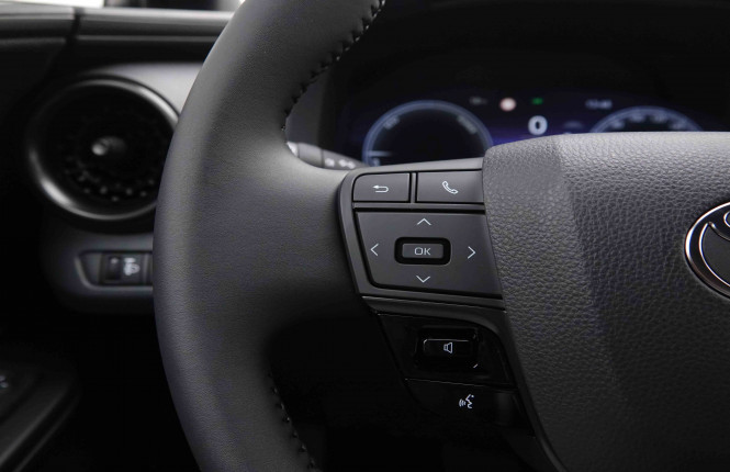 TOYOTA_TOYOTA_C_HR_2550787_16.jpg