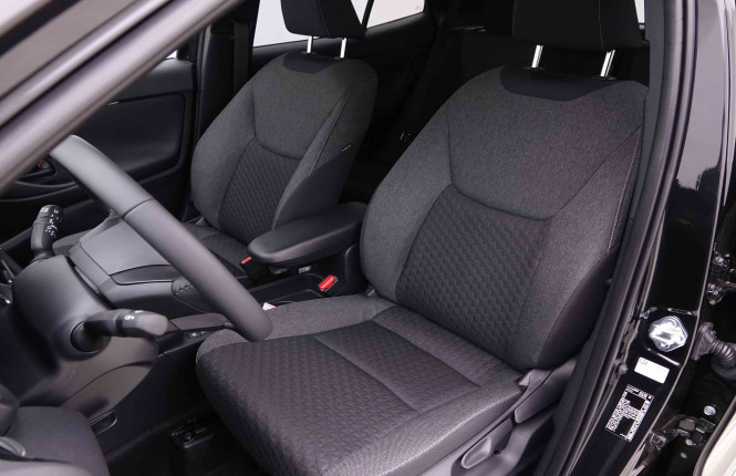 TOYOTA_TOYOTA_YARISCROSS_2549050_6.jpg