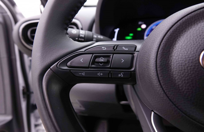 TOYOTA_TOYOTA_YARISCROSS_2551534_16.jpg TOYOTA_TOYOTA_YARISCROSS_2551534_16.jpg