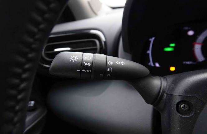 TOYOTA_TOYOTA_YARISCROSS_2551534_35.jpg TOYOTA_TOYOTA_YARISCROSS_2551534_35.jpg