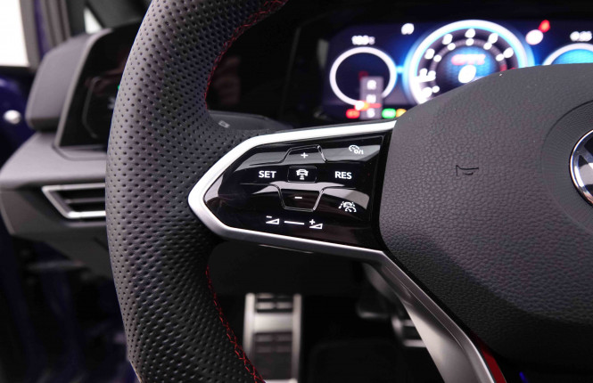 VOLKSWAGEN_VOLKSWAGEN_GOLF GTI_2547499_23.jpg